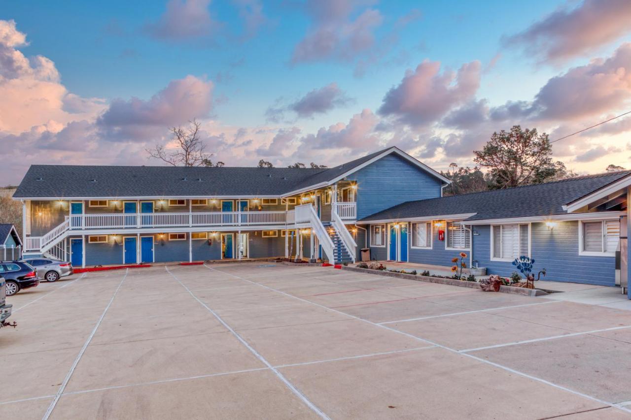 Creekside Inn Downtown Cambria Exterior photo